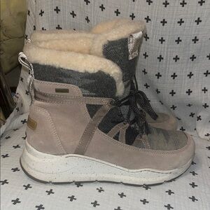 Bionica Olesha Waterproof Women's Gray and Tan Winter Boots size 10M